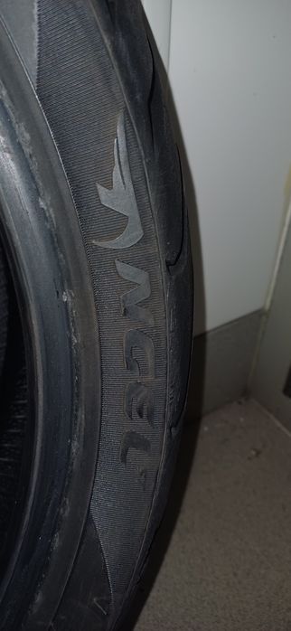 Vende se conjunto de pneus de mota PIRELLI
