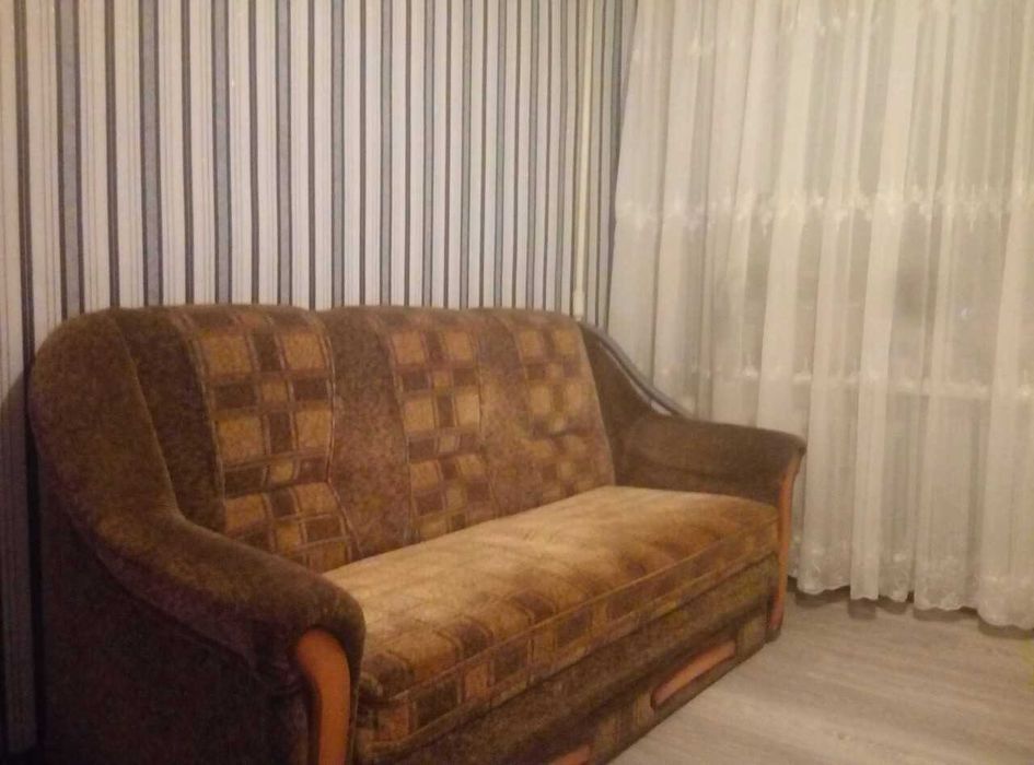 Сдам комнату на Тополе с ремонтом и балконом