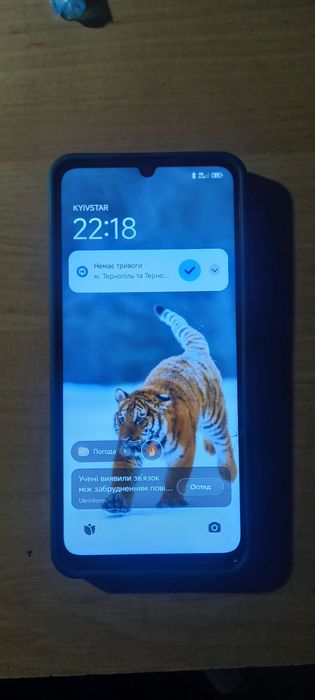 Продам телефон Poco