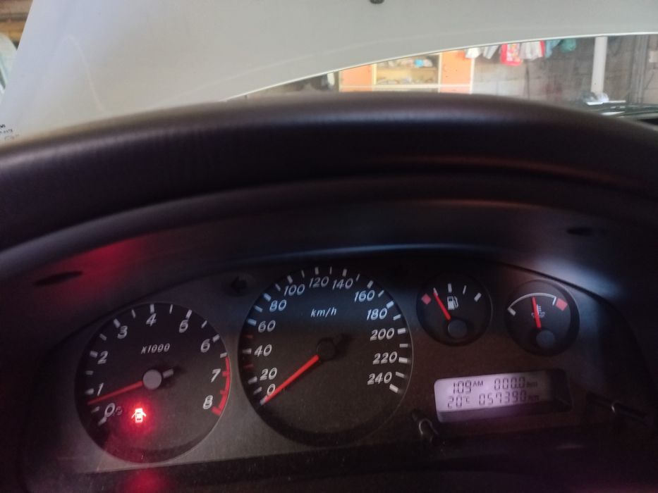Nissan Almera 1.5 a gasolina