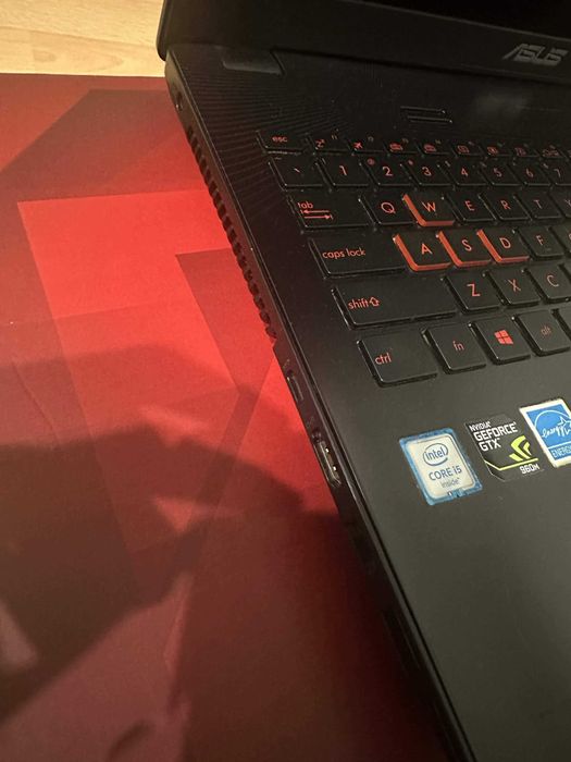ASUS GL552VW | i5-6300HQ | GTX 960M | 1TB+ | 8GB RAM