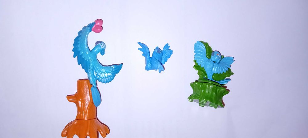 Brindes Ovos KINDER filme RIO 2