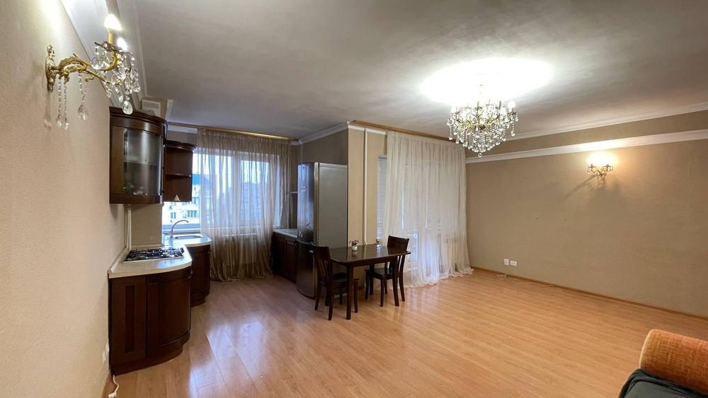 Продам простору 3-кімн. квартиру на вул. Парковий з ремонтом та меблями (3-292-044) - View 4