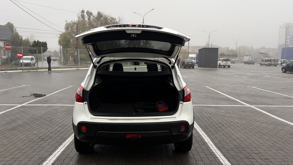 Nissan Qashqai TEKNA 1.6 дизель