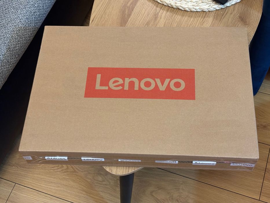 Laptop Lenovo IdealPad Slim 3 15IAH8 Dotykowy Stan Idealny