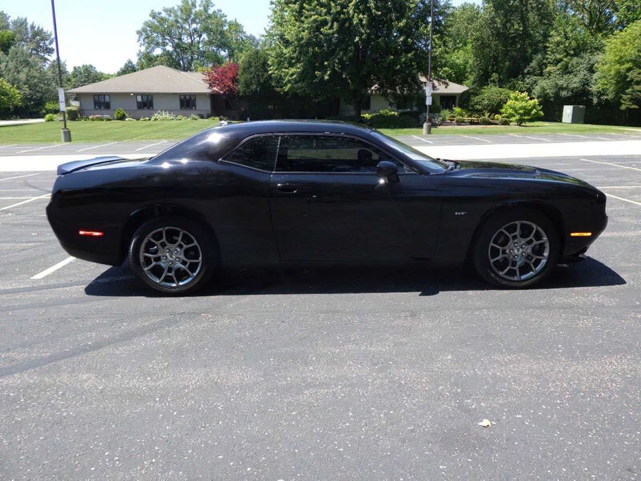 Dodge Challenger GT      2017