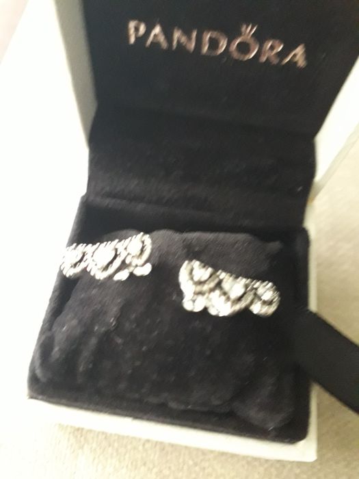 Brincos pandora prata 3 corações
