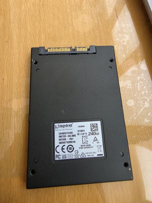 Kingston 240gb ssd 100% майже новий диск ссд Стан гарний для ноутбука або системного блока