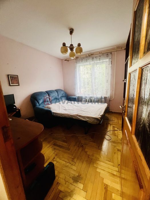 3-к КВАРТИРА  У   ДНІПРОВСЬКОМУ  РАЙОНІ