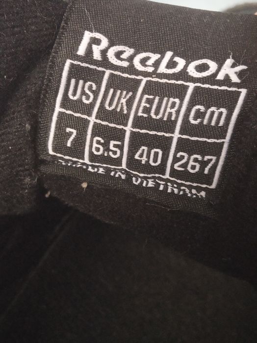 39р Reebok кросівки