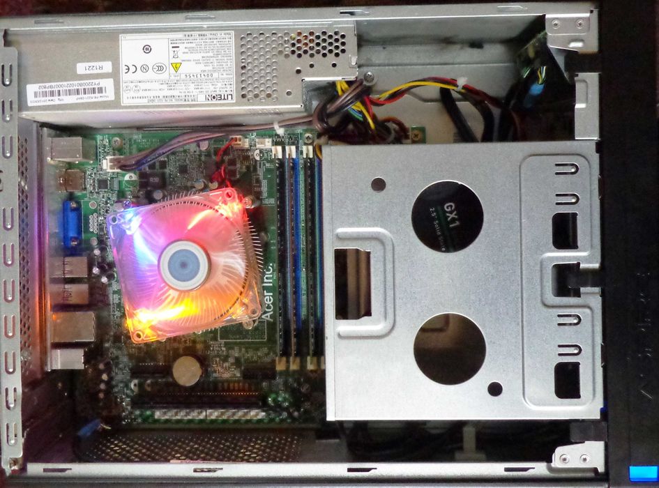 Компактный  Core i3- 3220 /8 Gb DDR3 /HD Graphics 2500/SSD 120 Gb