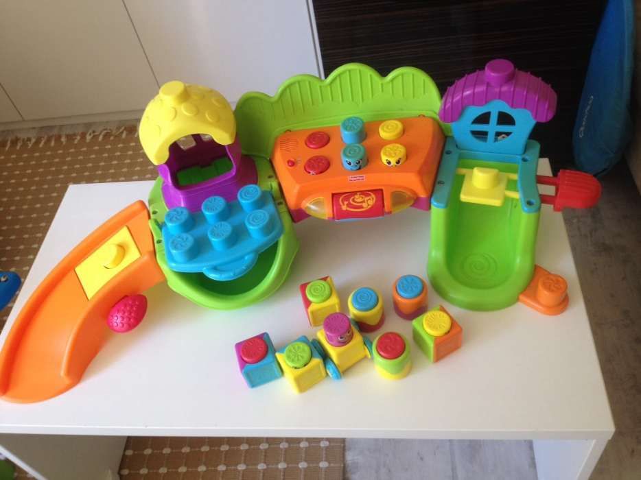 Brinquedo Fisher Price Vila como novo