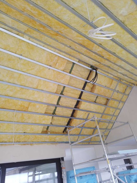 Adaptacje poddaszy Ocieplenia  Sufity podwieszane Gładzie gipsowe