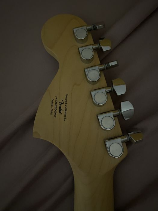 squier affinity stratocaster hss ow