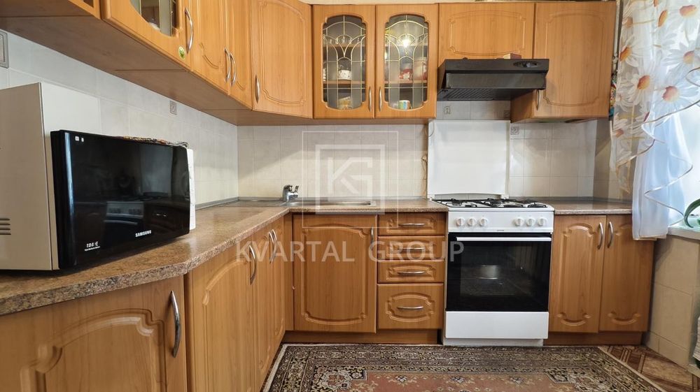 Простора 3-кімнатна квартира 76 м² у цегляному будинку. - View 4