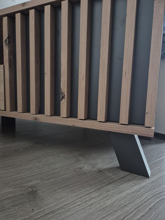 Móvel TV 138 cm, com 2 gavetas e 1 porta