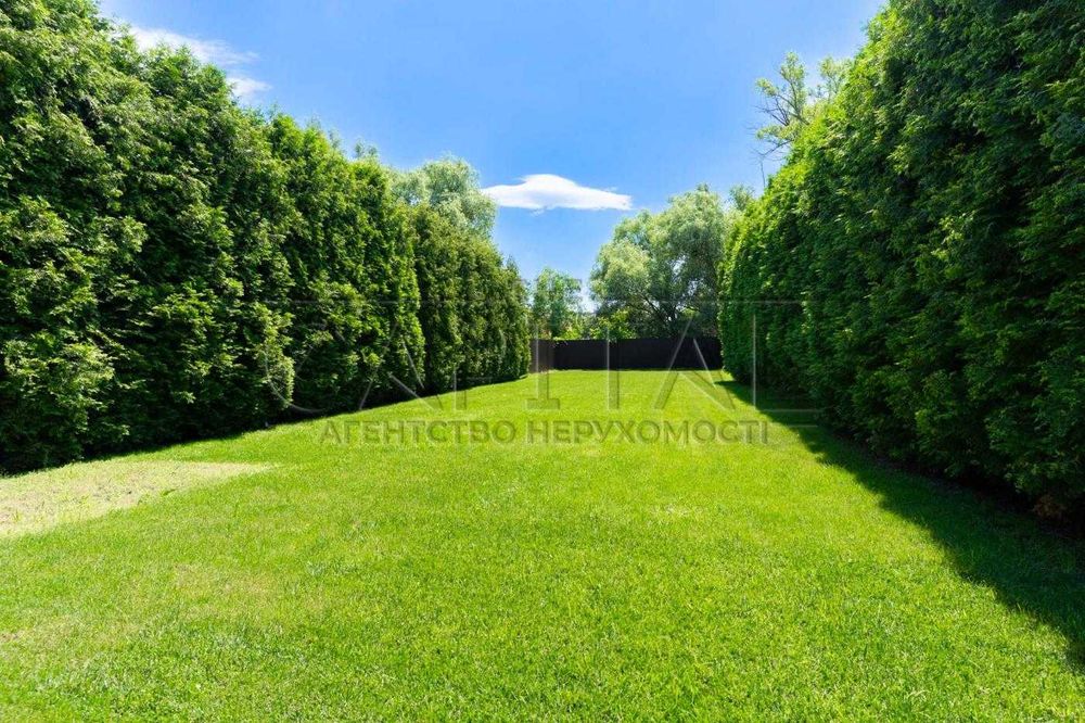 Продаж сучасного будинку 280 м² з підвалом 80 м² на ділянці 12 соток у Вишеньках