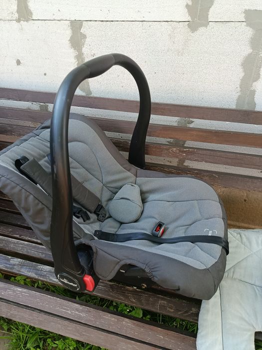 Автокрісло Baby Design Leo (група 0+) –
надійне за