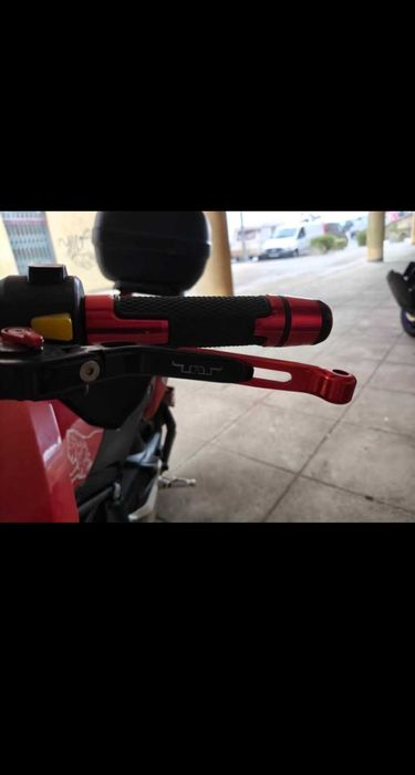 Mota TNT 125 cc, ideal para tem carta de carro
