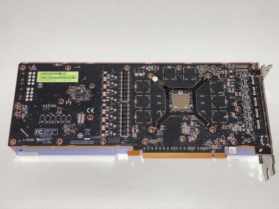 Karta graficzna AMD Radeon Pro W5700 8 GB uszkodzona