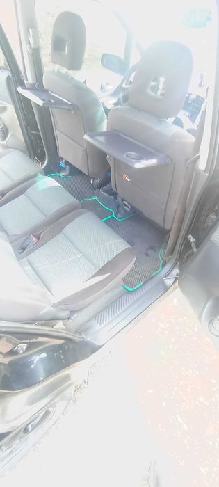 Автомобіль Mazda premacy
