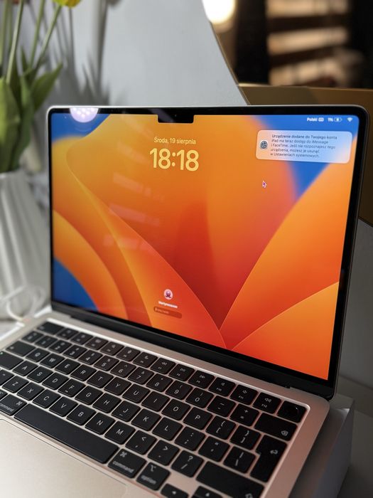 Apple MacBook Air 13" , 8-rdzeniowy procesor M3 (GPU 8 rdzeni), RAM 16 GB, dysk 256 GB