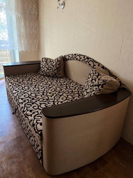 Продам большую кровать