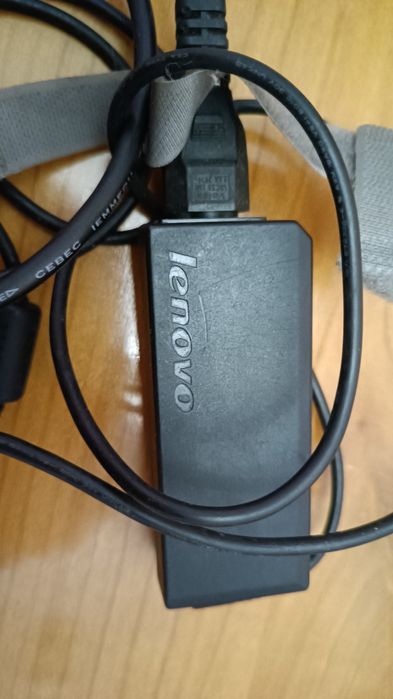 Блок живлення Lenovo adapter 65w 20v, також ще є блок живлення hp