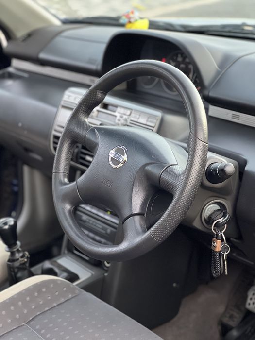 Продам Nissan X-trail 2.2 дизель,полный привод ,в очень хорошем состоянии