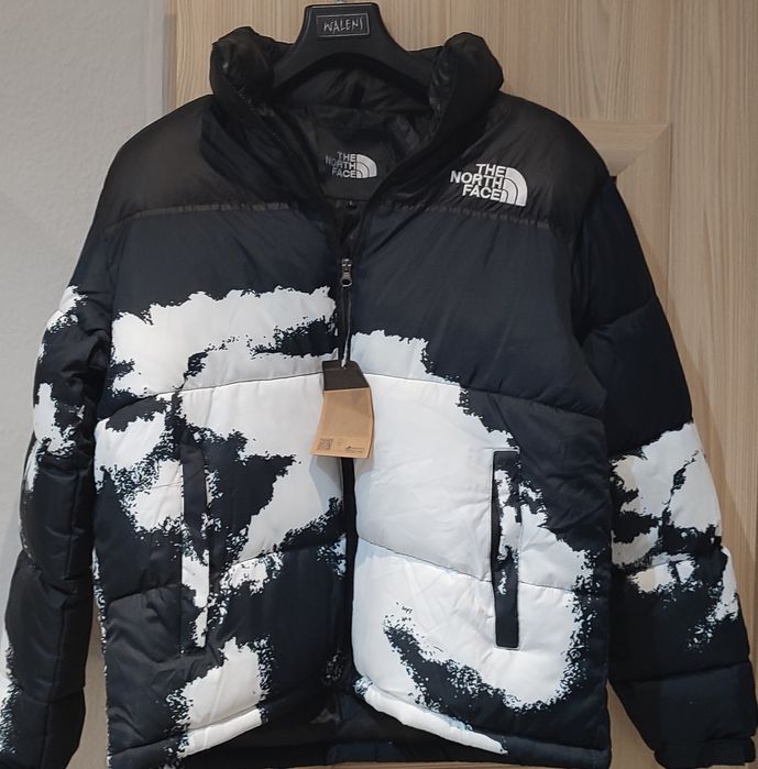 Nowa kurtka The North Face, kolory rzadko spotykane dla młodej osoby