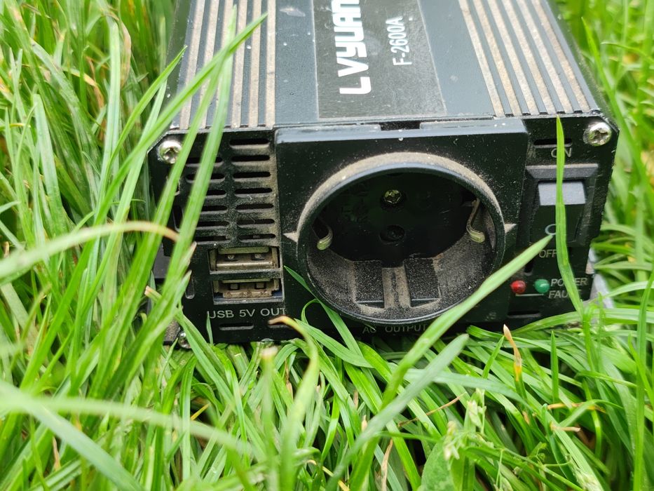 Продам iнвертер 2600w