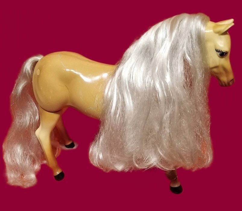 Интерактивная лошадь Barbie