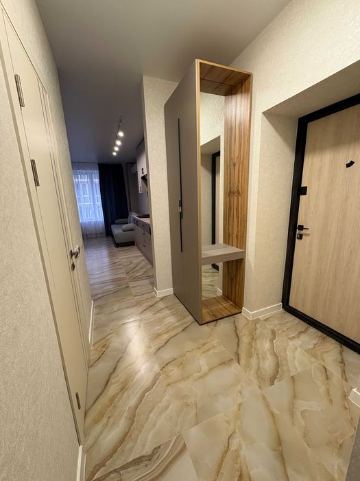 Шикарна квартира з новим ремонтом і технікою. Набережна. Кухня - 19 м.