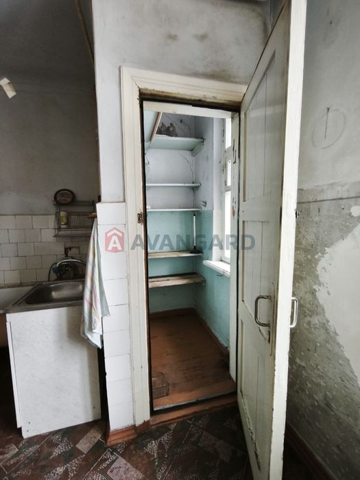 Продам 2 кімнатну квартиру у Центрі. Під ремонт