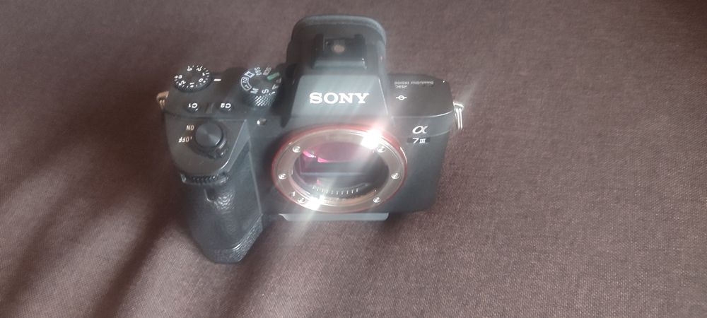 Sony A7 lll 10 mil Clicks Irrepreensivel c/ Punho