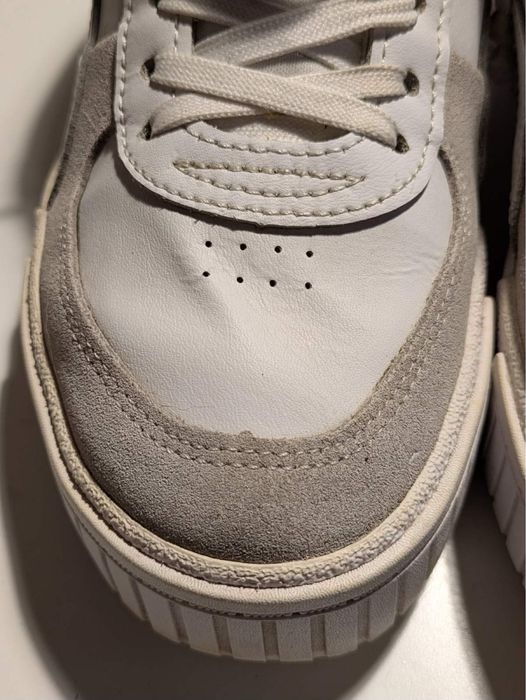 Кроссовки женские