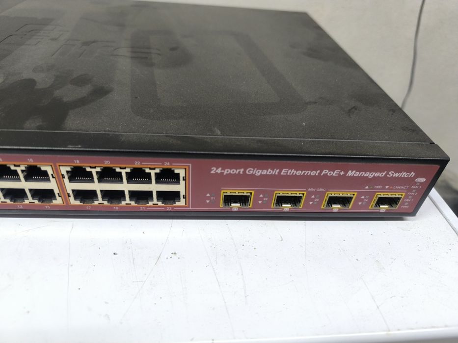 Selling POE Switch64750815949315122