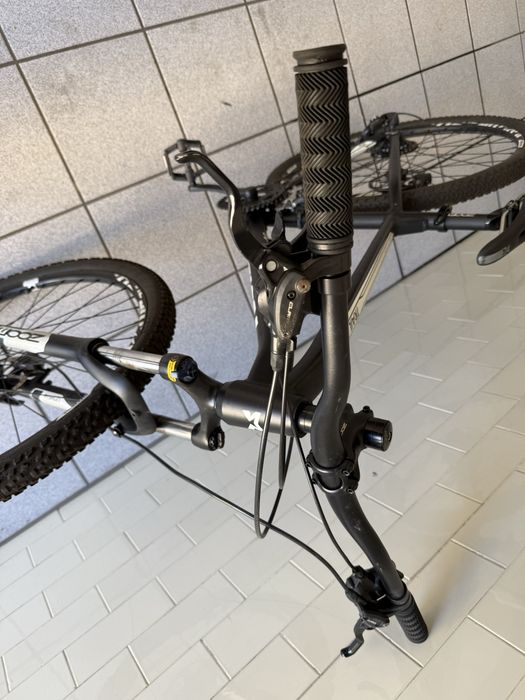 Bicicleta  em otimo estado roda 29 travoes hidraulicos
