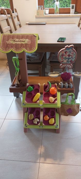 Stragan warzywniak  .