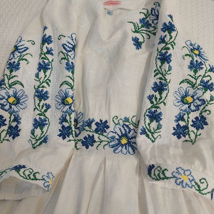 Вишите плаття лляне