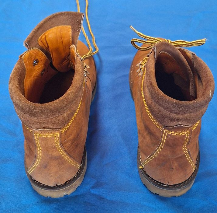 Botas em Pele Castanha