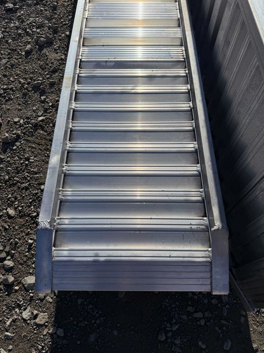 Najazdy ALUMINIOWE rampy do załadunku 4m do 5800kg z rantami bocznymi
