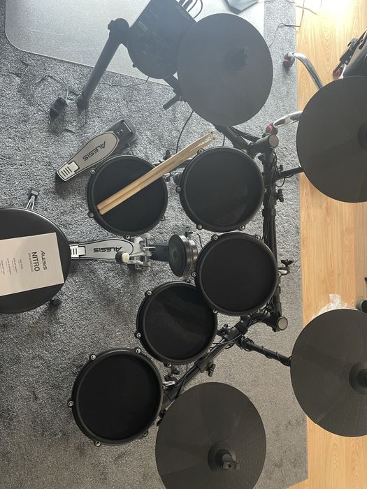 Bateria Alesis Nitro Mesh Kit