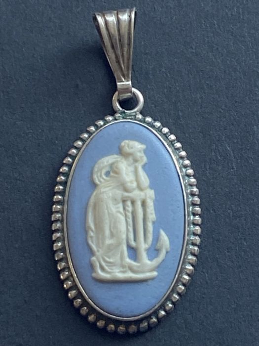 3 Срібних кулона Wedgwood Англія 60 роки