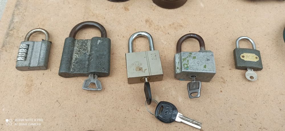 Замки часів СРСР.