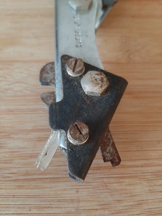 Alicate de corte para chapa metálica Facon