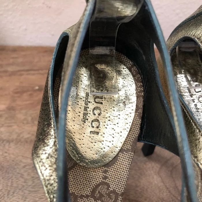 Sandálias de salto Y2K Gucci Tom Ford 2004 Dragon