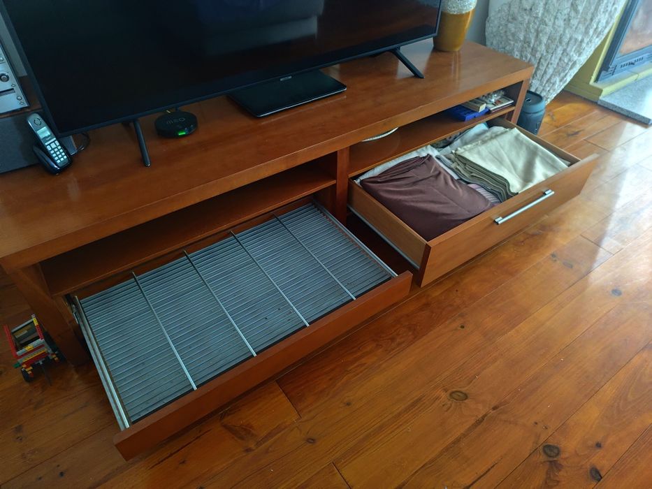 Móvel de TV com arrumação