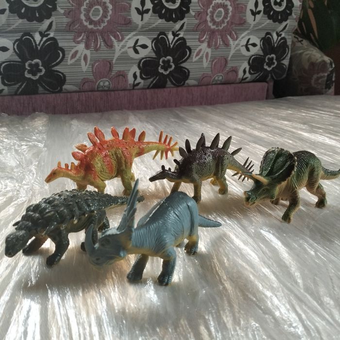 Динозаври фігури