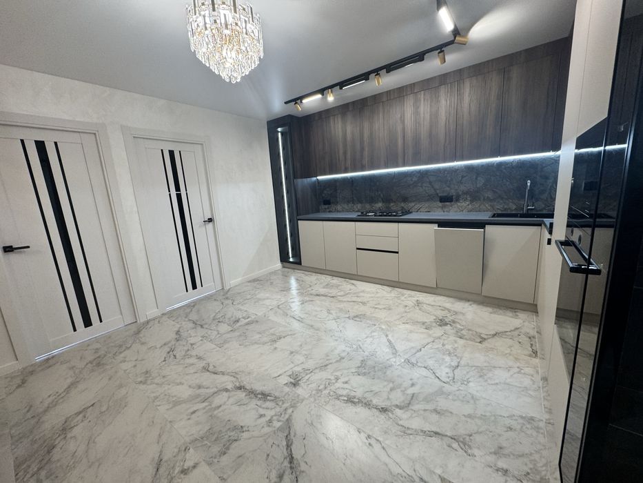 Продаж 3-к квартири по прсп. Злуки